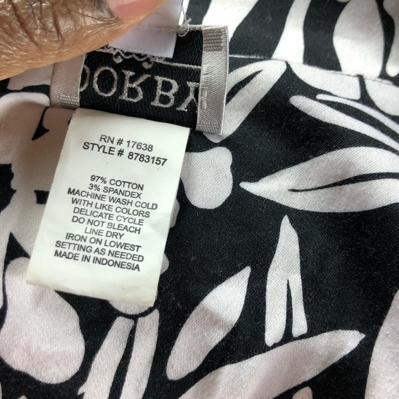 Dorby Black & White Floral Short Sleeve Midi Dress - Picture 7 of 7